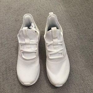 Adidas Cloudfoam sneakers